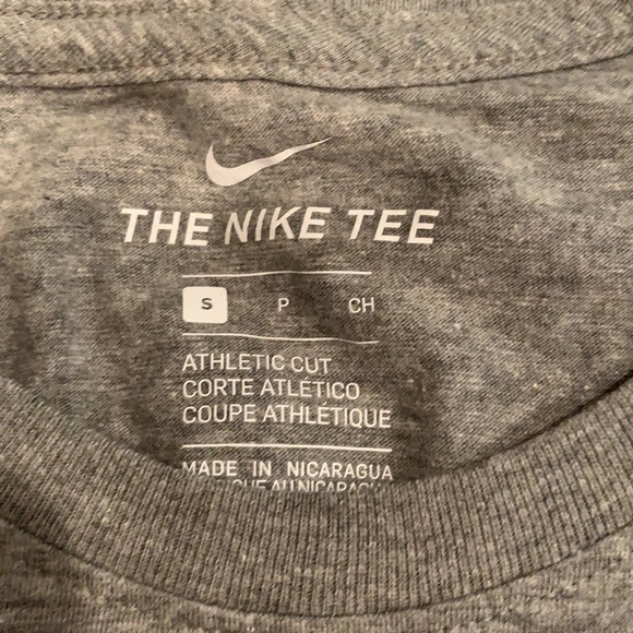 NEW Marquette Basketball T Shirt Small 🏀 NIKE - Picture 3 of 4